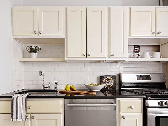 4th image of 225 E 74th St APT 6A