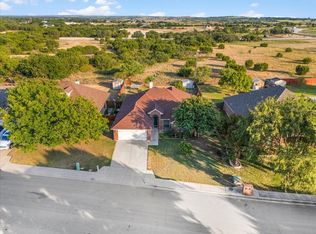 380 Lockwood Ln, Weatherford, TX 76087