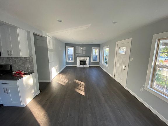 4th image of 3848 Revere Ave