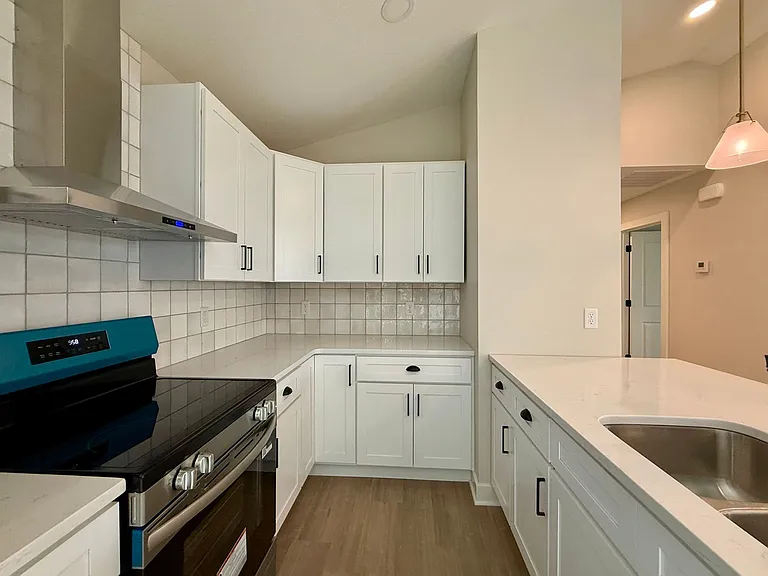 765 N Kansas Ct — Photo 15