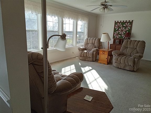 3rd image of 53 Morgan View Dr