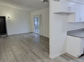 2727 Montrose Ave, Montrose, CA