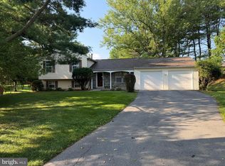 15705 Anamosa Dr, Derwood, MD 20855