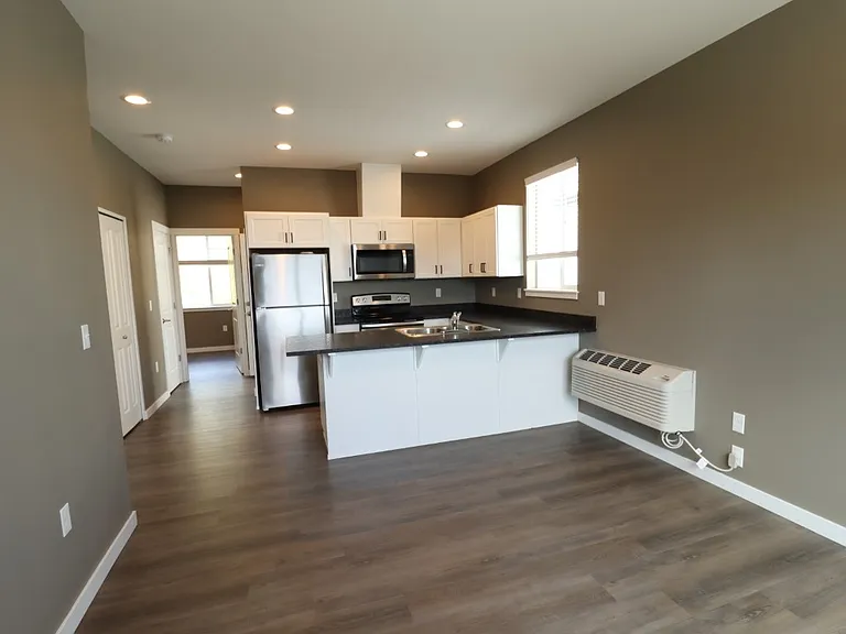 6879 Sun Ct SE — Photo 4