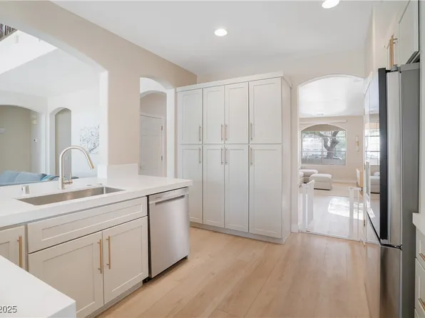 9917 Dusty Winds Ave, Las Vegas, NV 89117