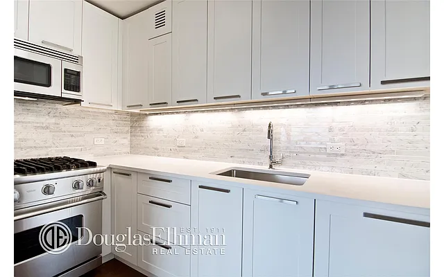Rented by Douglas Elliman | media 17