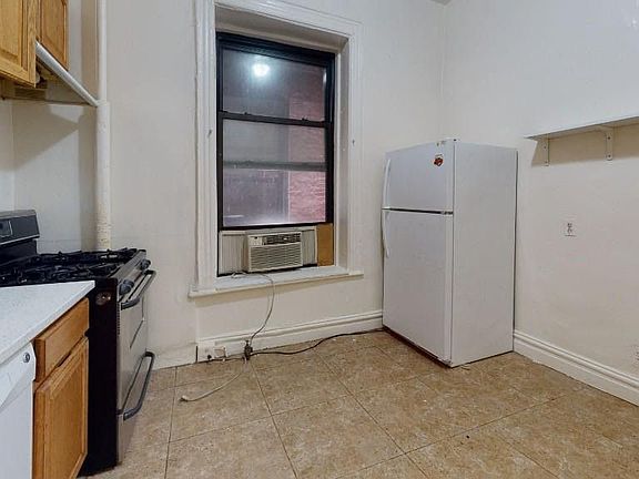 4th image of 217 W 106th St APT 1B