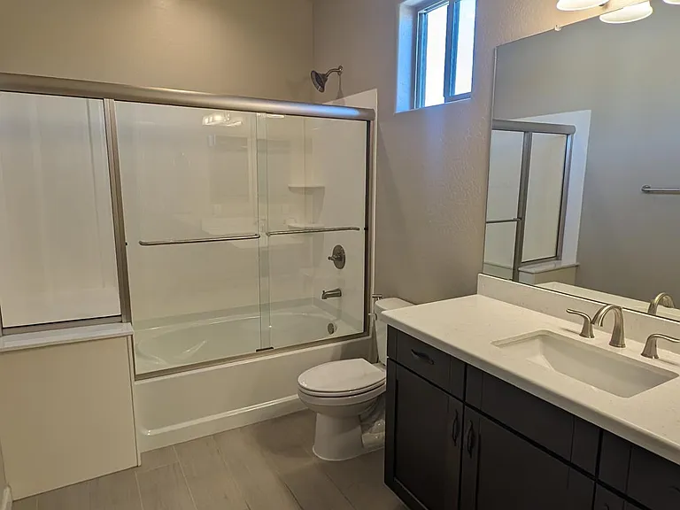 2119 E Kings Ave — Photo 23
