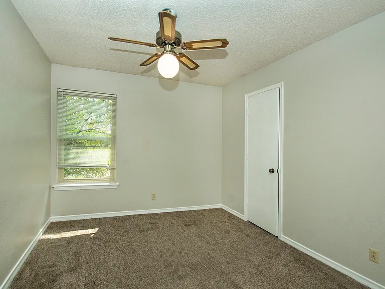 12833 Pandora Dr — Photo 9