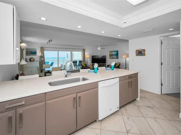 18610 Gulf Blvd APT 201, Indian Shores, FL 33785