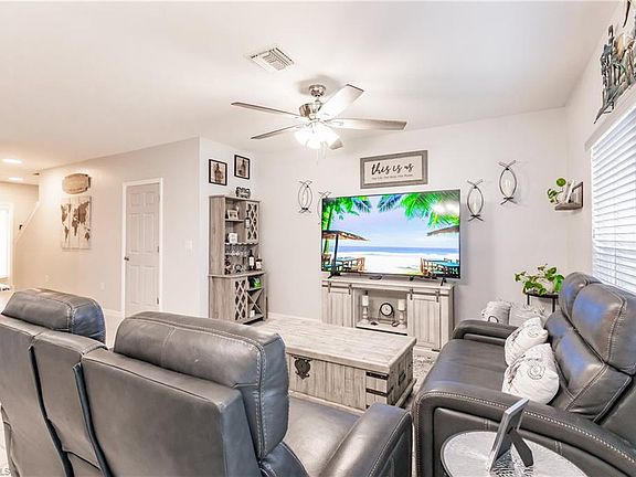 5th image of 3756 Crofton CT