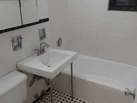 3rd image of 342 E 67th St APT 1B