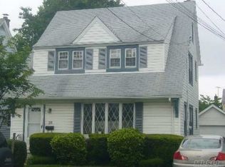 39 Broad St, Williston Park, NY 11596