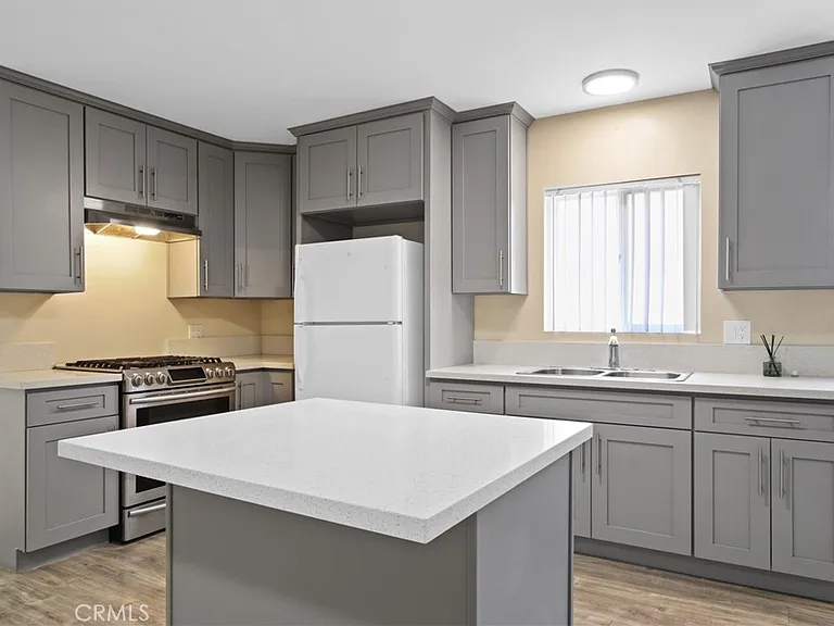 10529 S Truro Ave — Photo 8