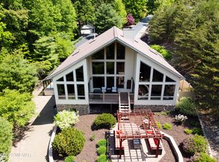 1135 Checkerberry Ln, Lock Haven, PA 17745