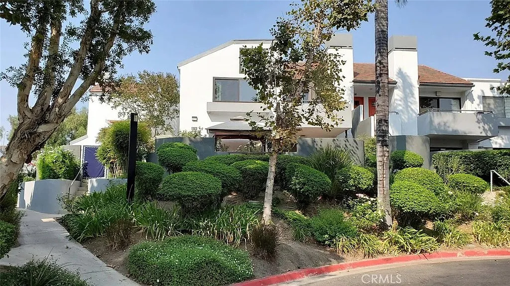 2 bed, 2.5 bath, 1164 sqft, $2,895 — Photo 1