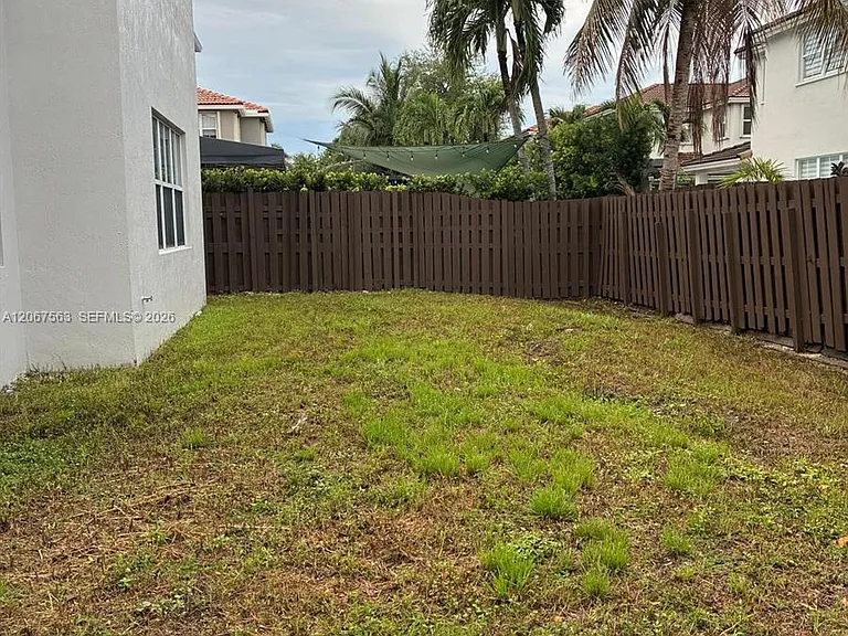 8205 NW 116th Ave — Photo 28