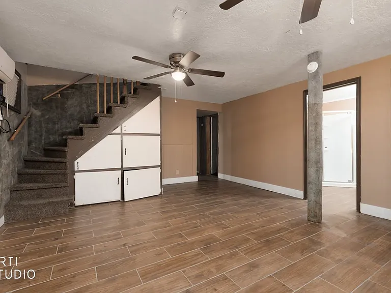 233 W Mesquite Blvd #HOUSE — Photo 11