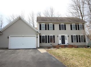 464 Red Apple Ln, Rochester, NY 14612