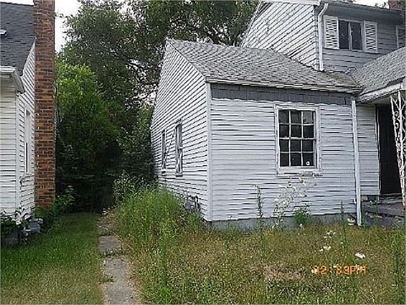 3rd image of 20513 Barlow St