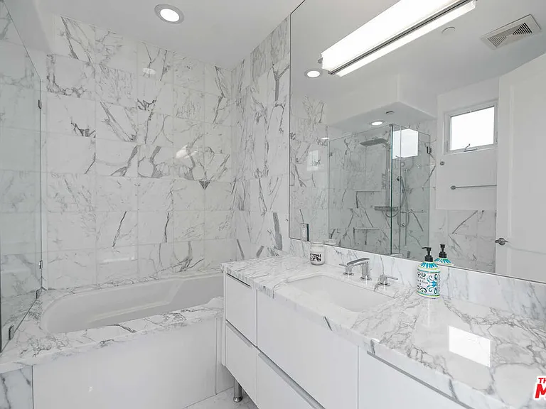 438 Arnaz Dr #106 — Photo 12
