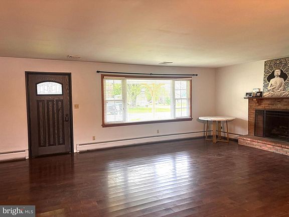 4th image of 111 Pine Tree Ave