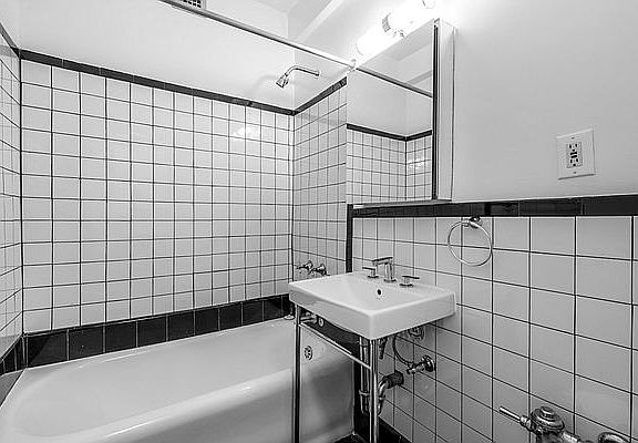 5th image of 307 E 44th St APT 1201
