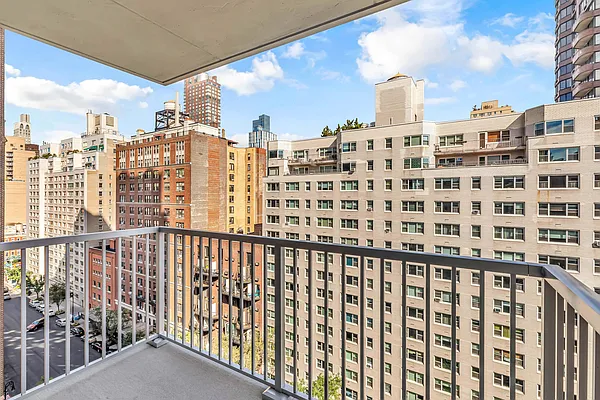 Sold by Sotheby's International Realty | media 4