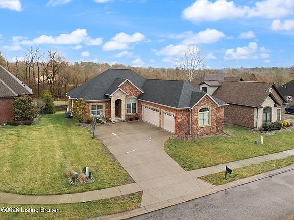 2nd image of 2024 Vincennes Pl