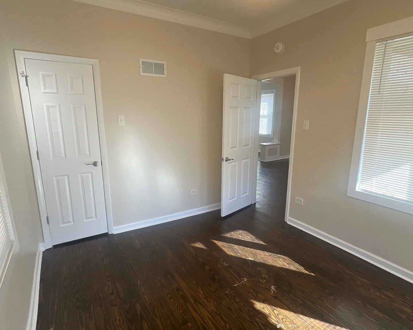 3 bed, 1113 sqft, $2,100 — Photo 4