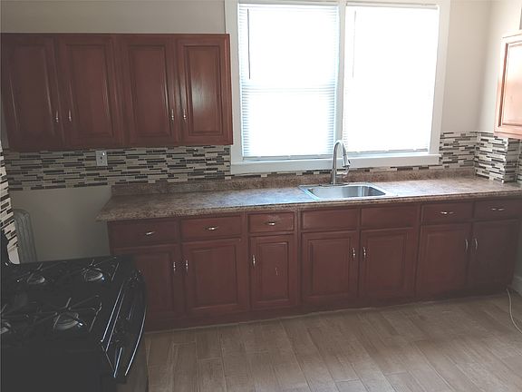 3rd image of 145-147 Stuyvesant Ave #1B