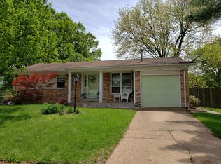 1938 San Miguel Ct, Fenton, MO 63026