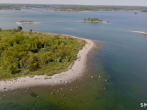 4th image of Betts Island