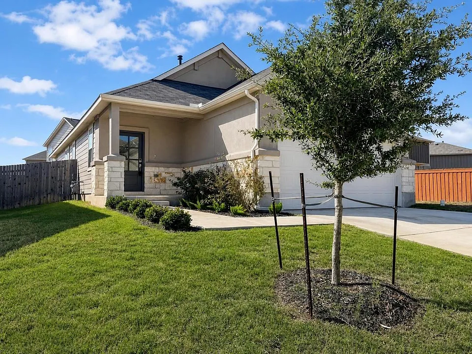 366 Papaya Dr