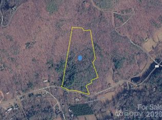 860 E Hickory Knoll Rd, Franklin, NC 28734