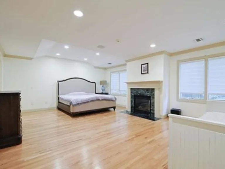 2 Candlewood Dr #2 — Photo 7