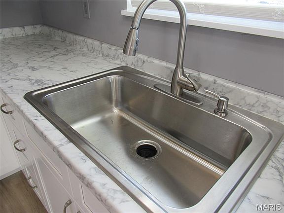 5th image of 322 Stone Village Dr