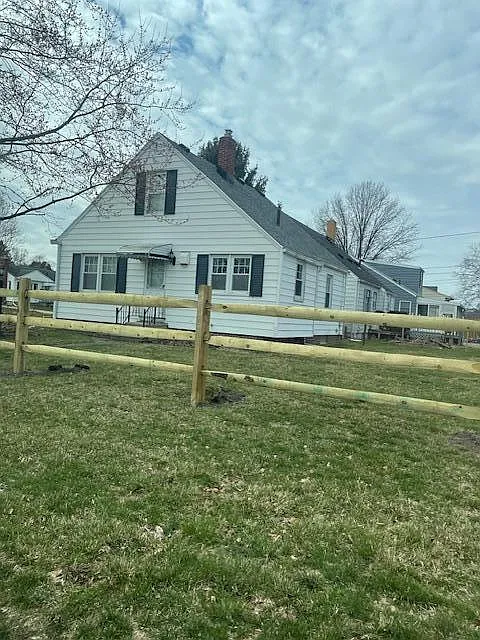 Building Photo - 3042 Cragmoor Ave