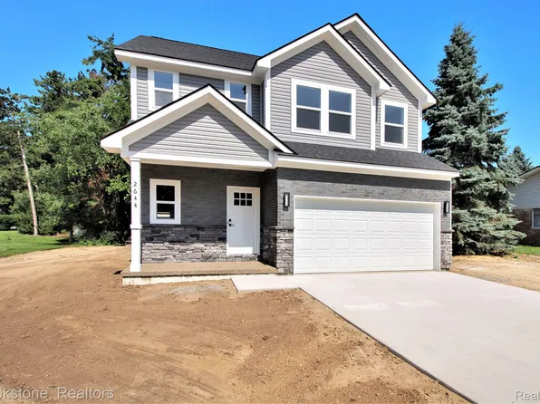 2644 Montebello Rd, Waterford, MI 48329