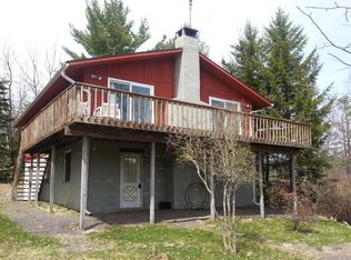132 Powderhorn Dr, Long Pond, PA 18334