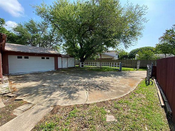 3rd image of 1214 Larchfield Dr