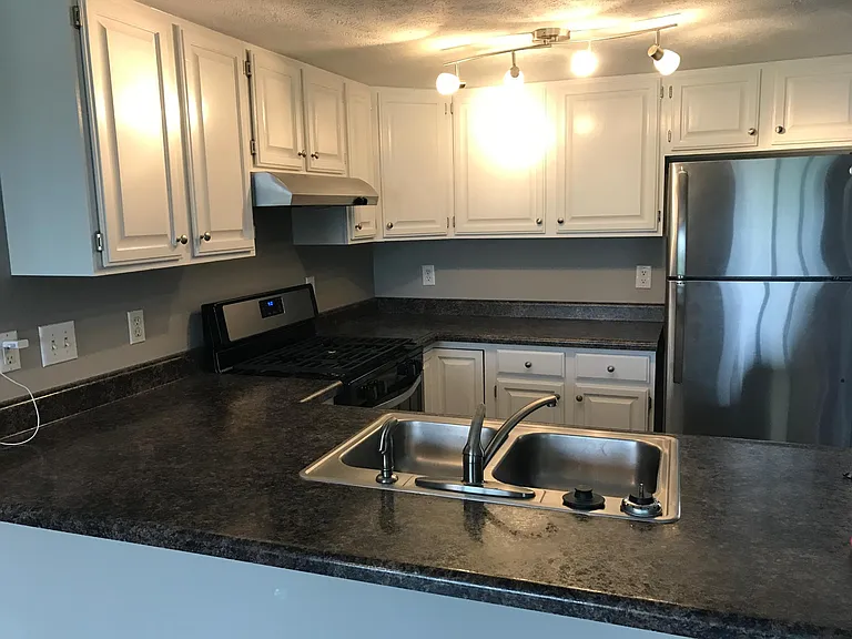 1204 Riviera Dr — Photo 4