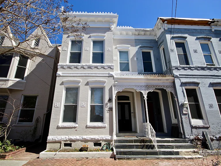 732 Yarmouth St #A — Photo 1