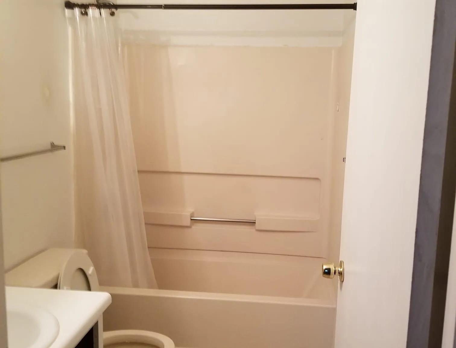 2 bed, 956 sqft, $1,850 — Photo 3