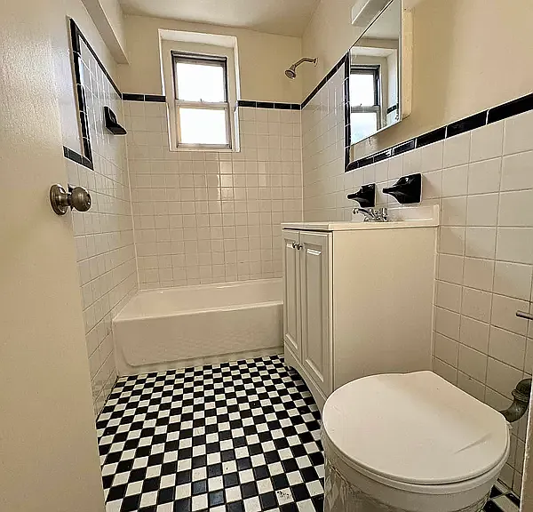 55-05 Woodside Ave #620 — Photo 3