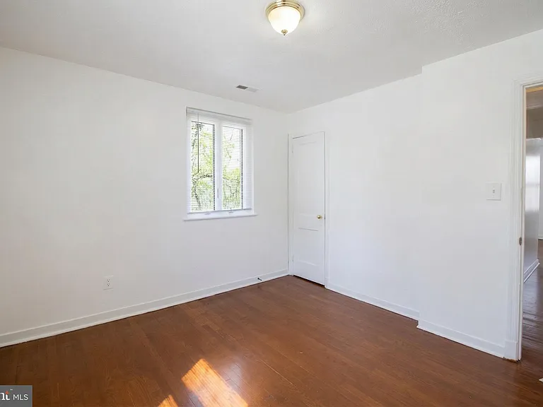 407 Lebaum St SE #1 — Photo 6