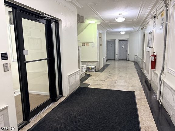 4th image of 277 Harrison Ave BLDG 277 #C6