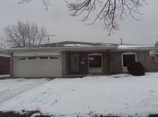 3174 Lancaster Dr, Sterling Heights, MI 48310