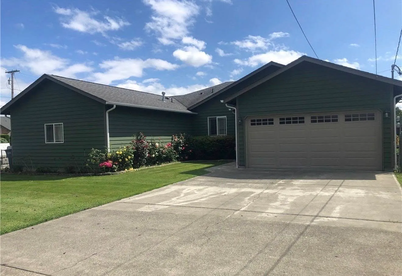 3 bed, 1182 sqft, $2,650 — Photo 1