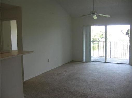 3rd image of 12118 Saint Andrews Pl APT 304